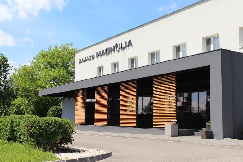 Zajazd Magnolia-Airport Modlin Pomiechówek Exteriér fotografie